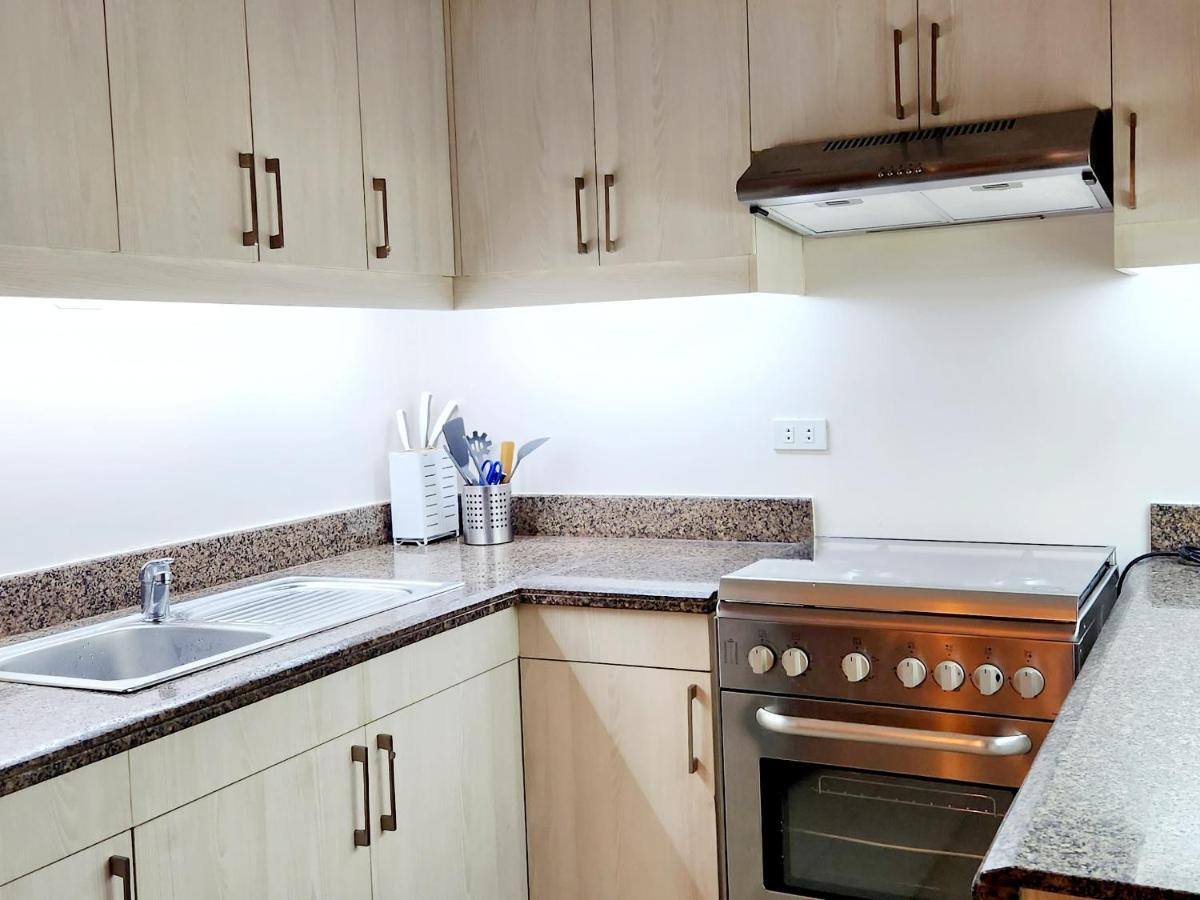Casa Antonio At Fairway Terraces Family Penthouse 2Br Wi-Fi Nr Golf, Airport, Fort Bgc Маніла Екстер'єр фото