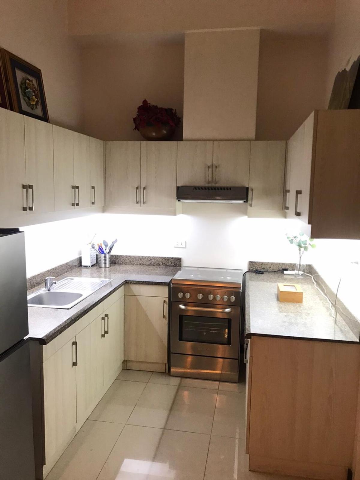 Casa Antonio At Fairway Terraces Family Penthouse 2Br Wi-Fi Nr Golf, Airport, Fort Bgc Маніла Екстер'єр фото