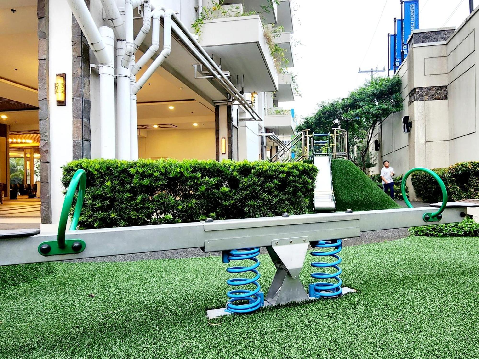 Casa Antonio At Fairway Terraces Family Penthouse 2Br Wi-Fi Nr Golf, Airport, Fort Bgc Маніла Екстер'єр фото